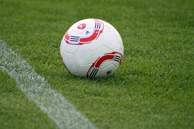 巴黎圣日耳曼内马尔帽子戏法